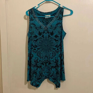 Lavish tank size Small, turquoise black print,